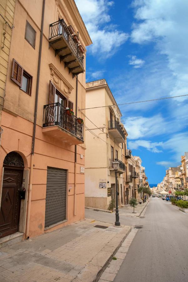 Cassaro Casa Vacanze カステッランマーレ・デル・ゴルフォ エクステリア 写真